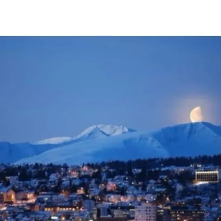 Polar Cozy - With View And Free Parking Апартаменты